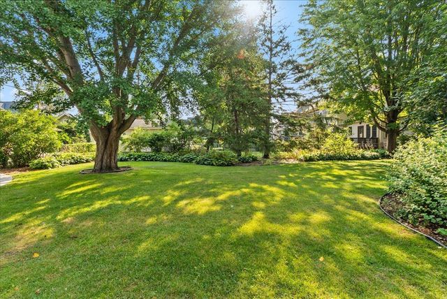 887 Ashland Avenue, Saint Paul, MN 55104