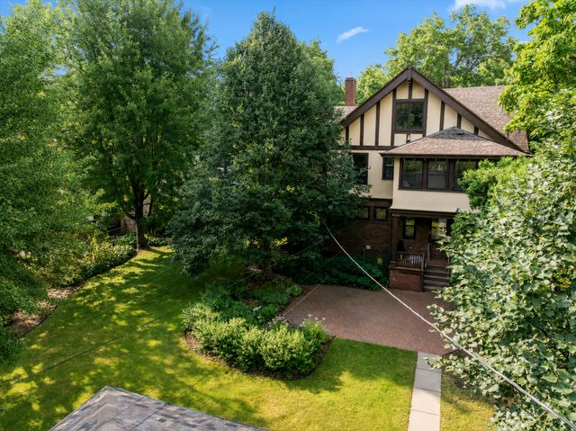 887 Ashland Avenue, Saint Paul, MN 55104
