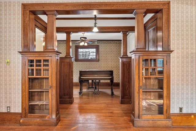 887 Ashland Avenue, Saint Paul, MN 55104