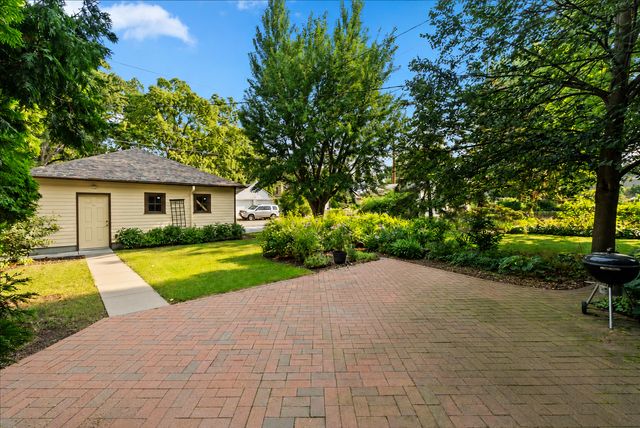 887 Ashland Avenue, Saint Paul, MN 55104