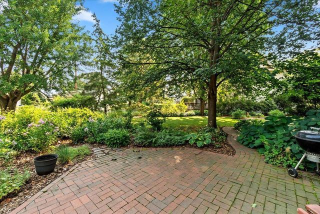 887 Ashland Avenue, Saint Paul, MN 55104