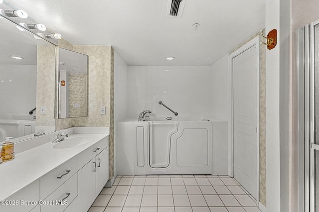 8700 Ridgewood Avenue B202, Cape Canaveral, FL 32920