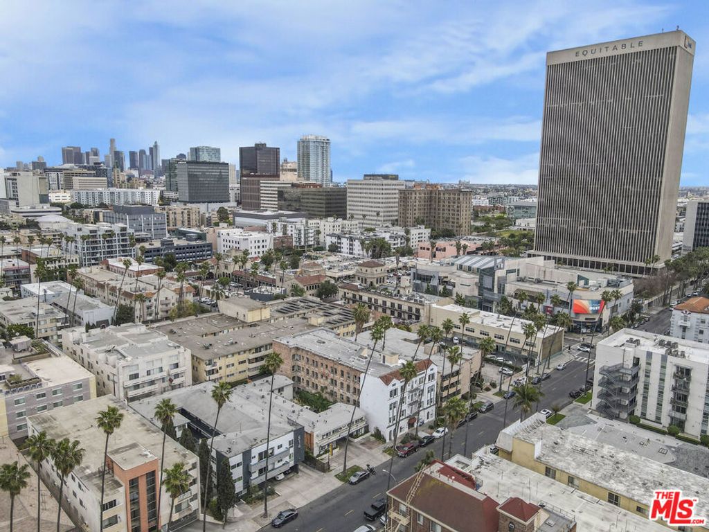 Image 21 of property listing at 514 S Mariposa Avenue, Los Angeles, CA 90020