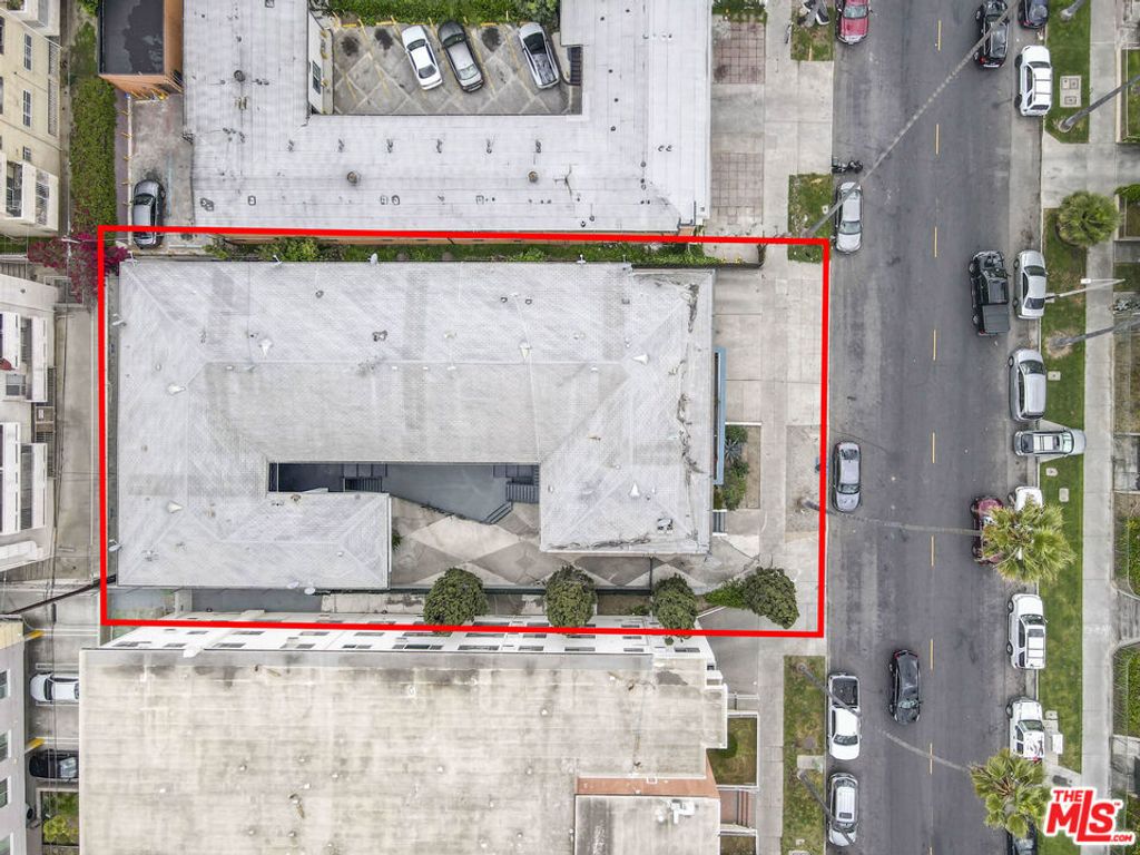 Image 26 of property listing at 514 S Mariposa Avenue, Los Angeles, CA 90020