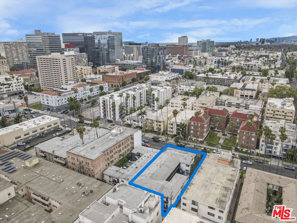 Image 27 of property listing at 514 S Mariposa Avenue, Los Angeles, CA 90020