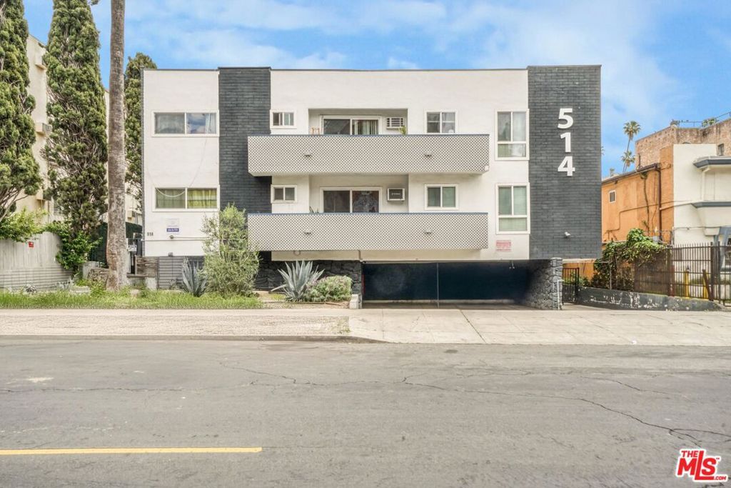 Image 28 of property listing at 514 S Mariposa Avenue, Los Angeles, CA 90020