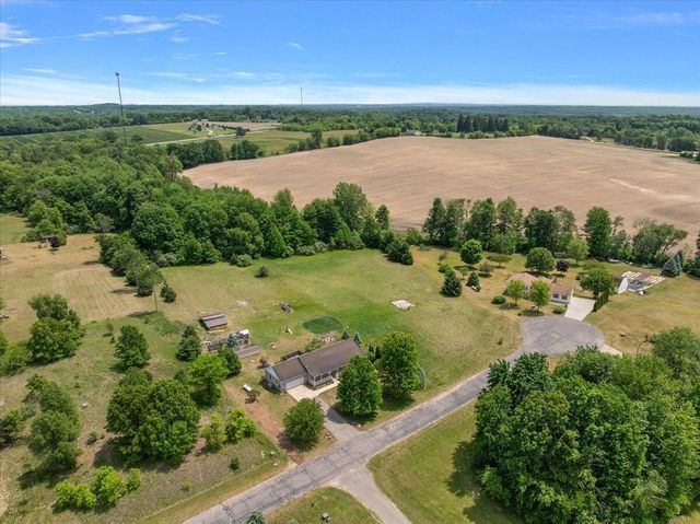 2171 Walking Horse Lane, Allegan, MI 49010