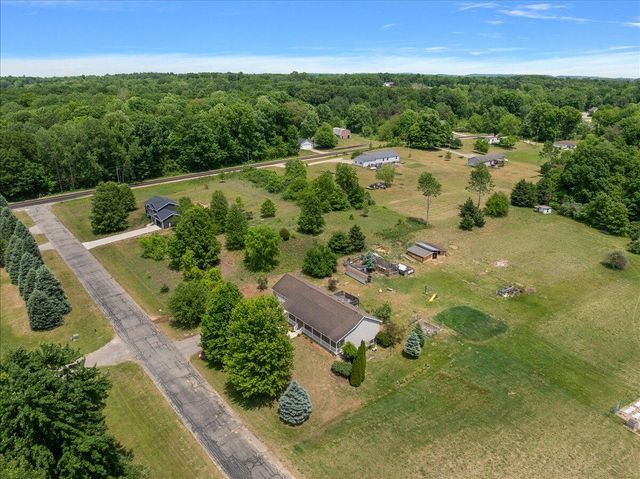 2171 Walking Horse Lane, Allegan, MI 49010