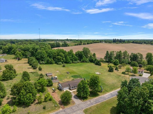 2171 Walking Horse Lane, Allegan, MI 49010