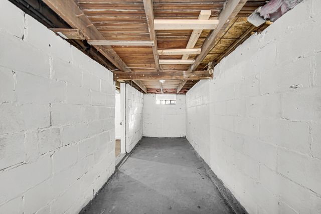 734 E 41st Avenue, Gary, IN 46409