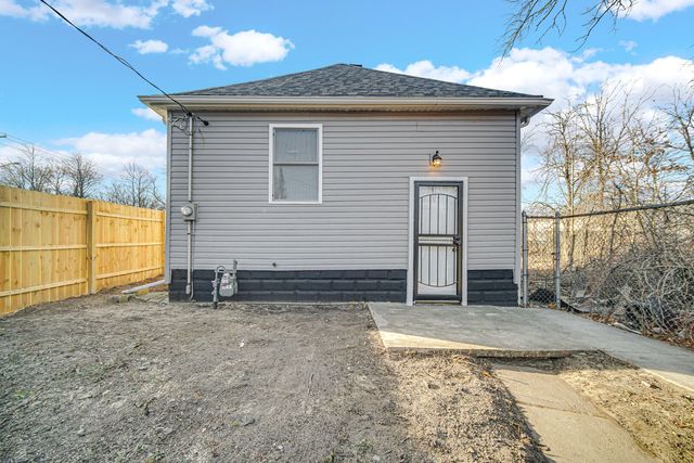 734 E 41st Avenue, Gary, IN 46409