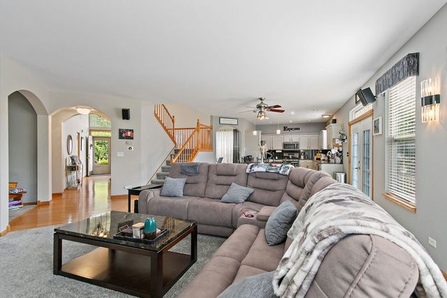 1961 Broadsmore Drive, Algonquin, IL 60102