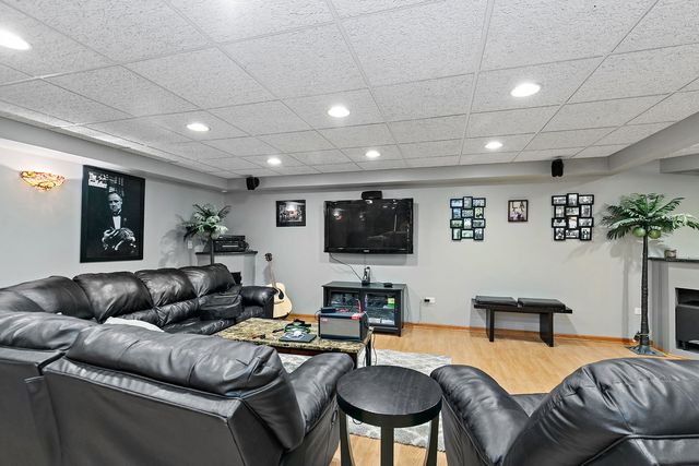 1961 Broadsmore Drive, Algonquin, IL 60102