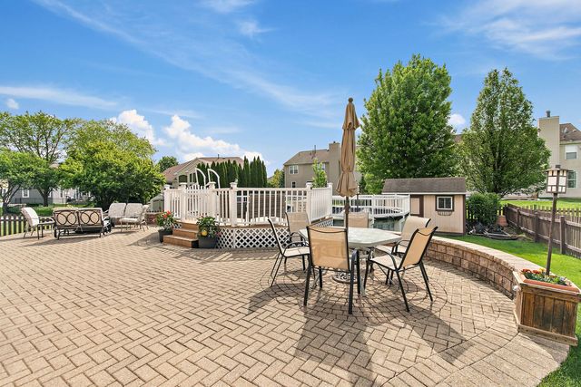 1961 Broadsmore Drive, Algonquin, IL 60102