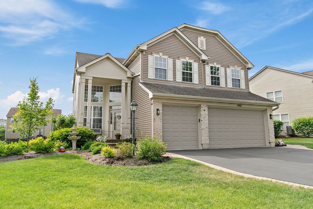 1961 Broadsmore Drive, Algonquin, IL 60102