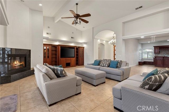 3255 Hollow, Madera, CA 93637