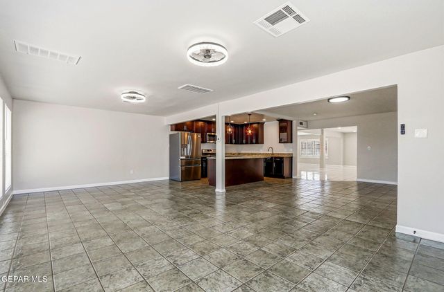 1415 MONTE NEGRO Drive, El Paso, TX 79935