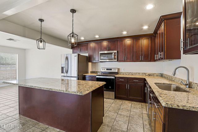 1415 MONTE NEGRO Drive, El Paso, TX 79935