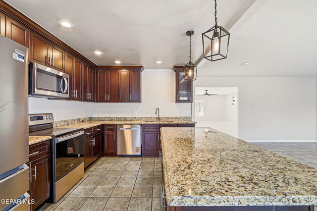 1415 MONTE NEGRO Drive, El Paso, TX 79935