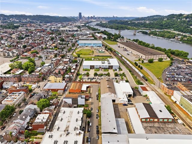 4824 Harrison St, Lawrenceville, PA 15201