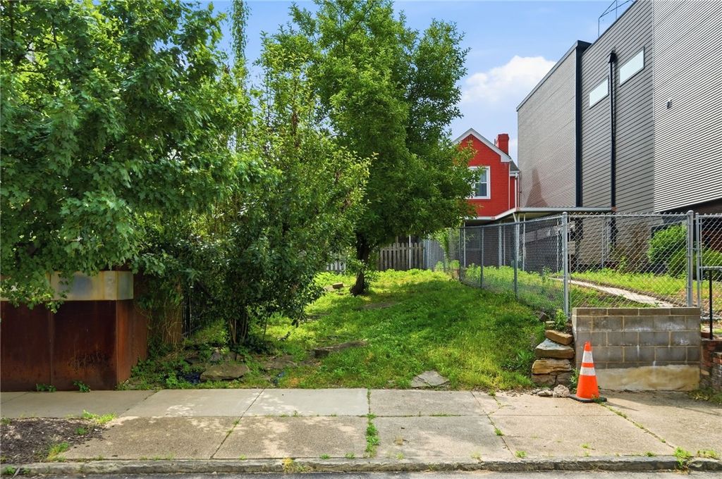 4824 Harrison St, Lawrenceville, PA 15201