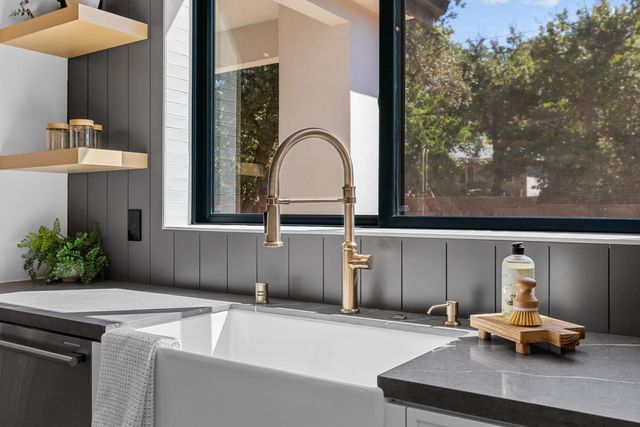 5548 Fetz Ln, Fair Oaks, CA 95628