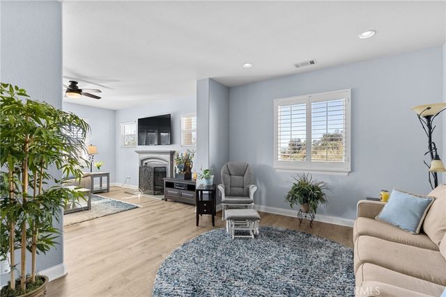 1294 Hollysprings, Santa Maria, CA 93455