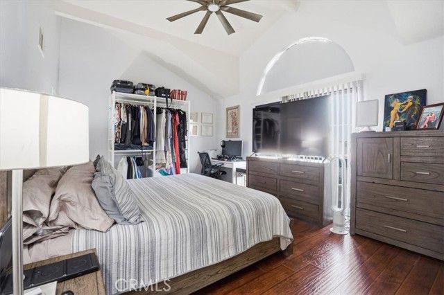 14325 Foothill 9, Sylmar (los Angeles), CA 91342