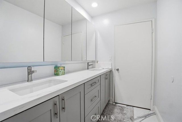 14325 Foothill 9, Sylmar (los Angeles), CA 91342