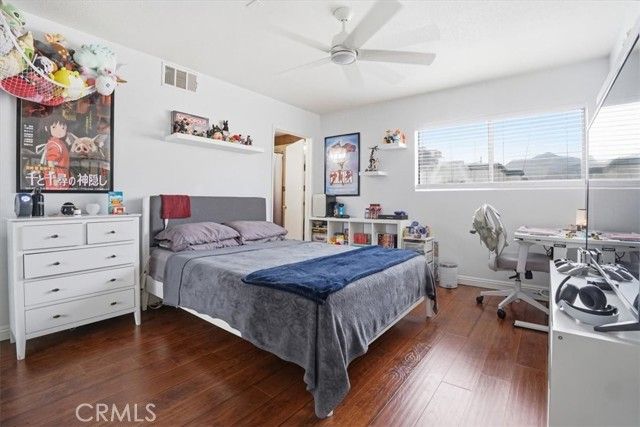 14325 Foothill 9, Sylmar (los Angeles), CA 91342