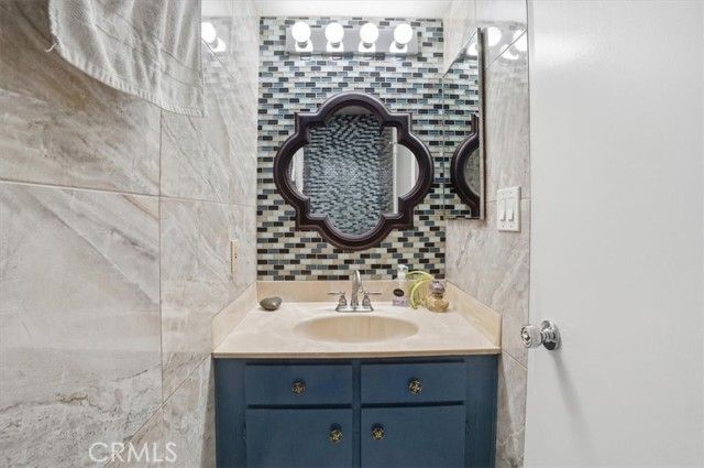 14325 Foothill 9, Sylmar (los Angeles), CA 91342