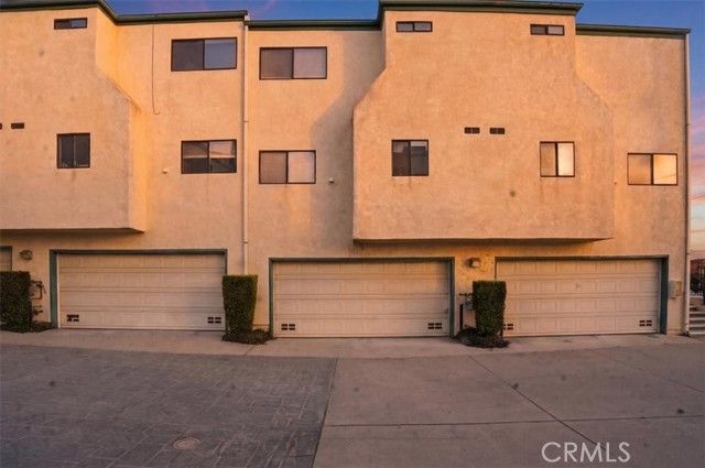 14325 Foothill 9, Sylmar (los Angeles), CA 91342