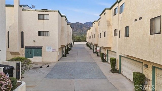 14325 Foothill 9, Sylmar (los Angeles), CA 91342