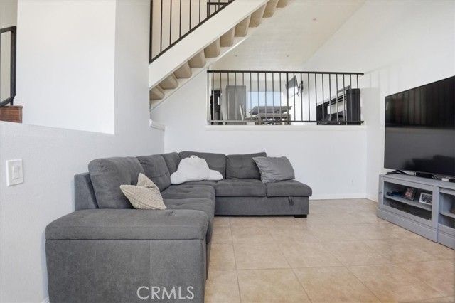 14325 Foothill 9, Sylmar (los Angeles), CA 91342