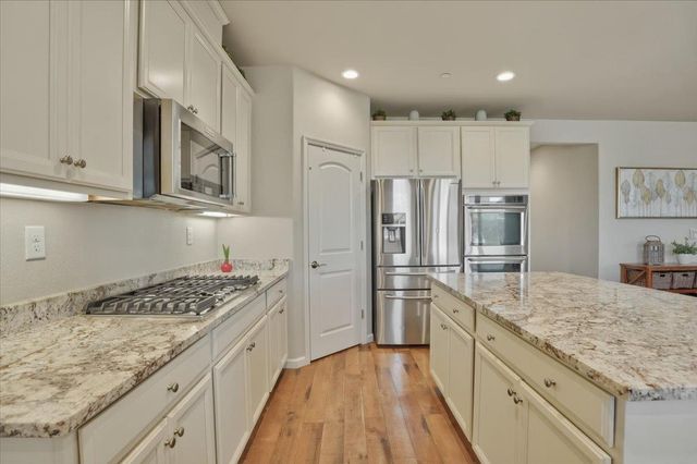 6409 Garland Way, Roseville, CA 95747