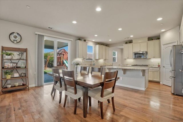 6409 Garland Way, Roseville, CA 95747