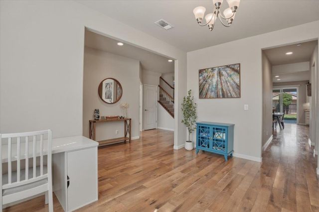 6409 Garland Way, Roseville, CA 95747
