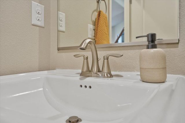 6409 Garland Way, Roseville, CA 95747