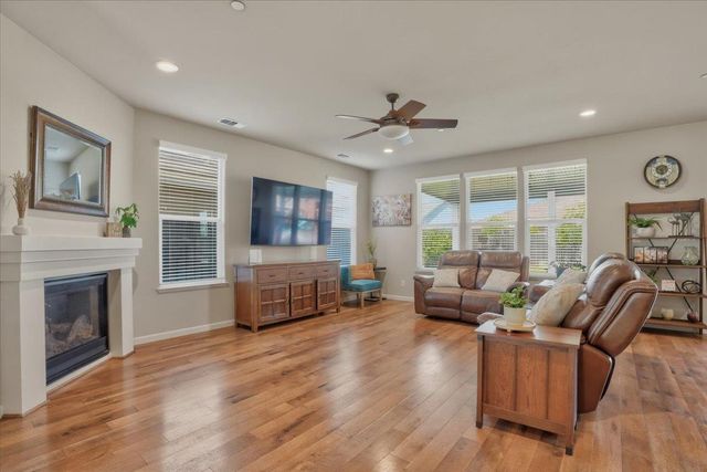 6409 Garland Way, Roseville, CA 95747