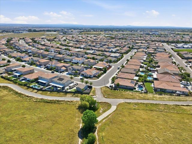6409 Garland Way, Roseville, CA 95747