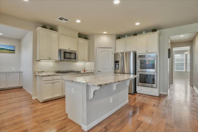 6409 Garland Way, Roseville, CA 95747