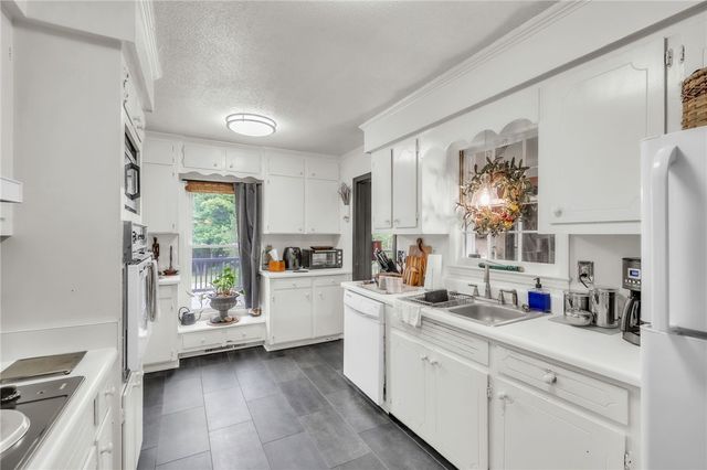 722 Lay Bridge Road, Central, SC 29630