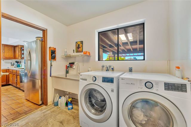 9015 West Hammer Lane, Las Vegas, NV 89149