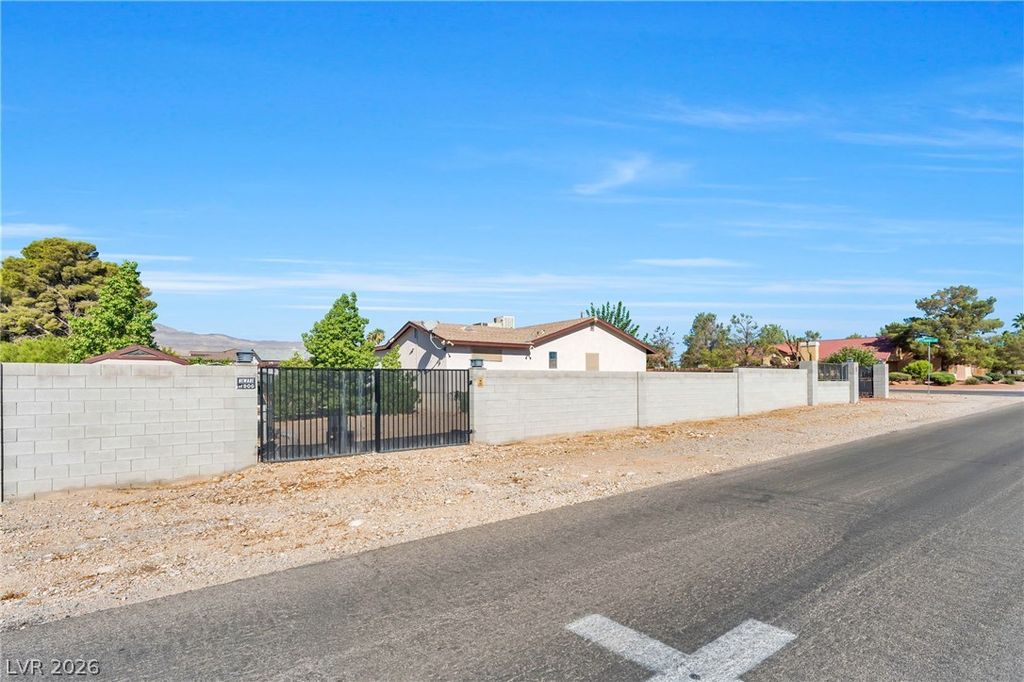9015 West Hammer Lane, Las Vegas, NV 89149 — photo 2