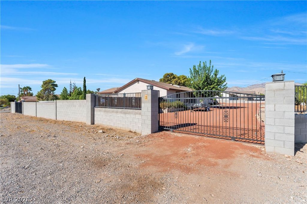 9015 West Hammer Lane, Las Vegas, NV 89149 — photo 3