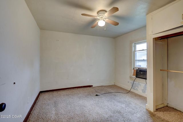 702 N Ball Street, Webb City, MO 64870