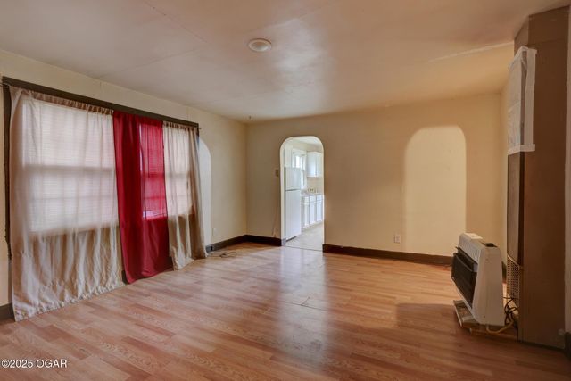 702 N Ball Street, Webb City, MO 64870