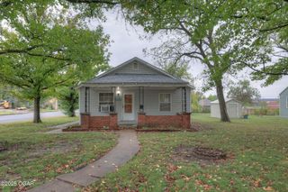 702 N Ball Street, Webb City, MO 64870