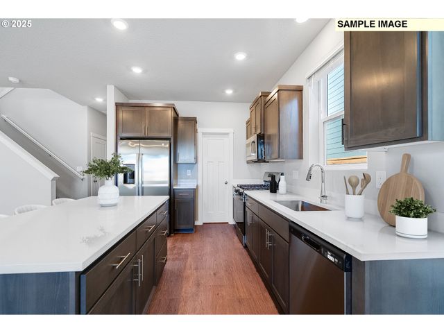 8291 Se CRESCENT Dr, Hillsboro, OR 97123