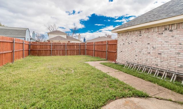 2800 Helen Lane, Mesquite, TX 75181
